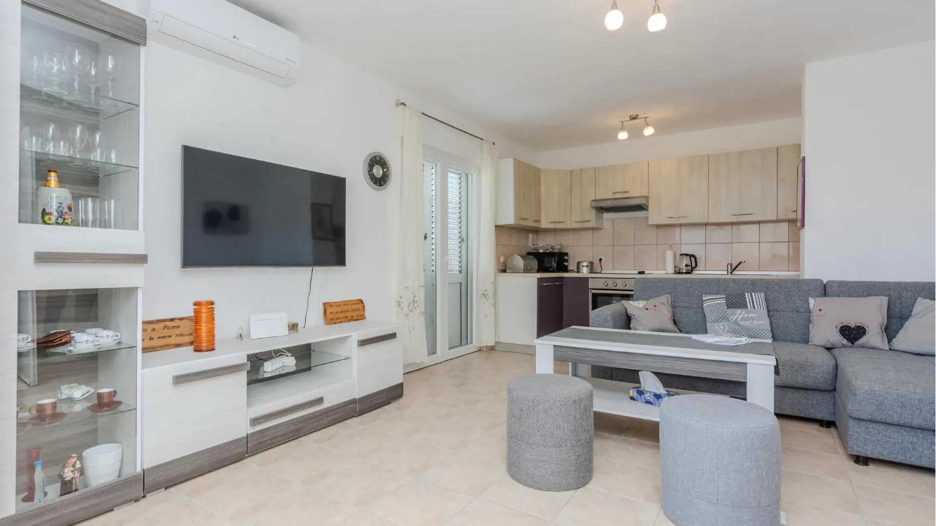 Casa vacanze Nice Home In Privlaka With Kitchen